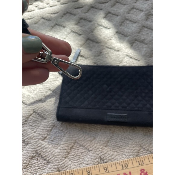 Beautiful VERA BRADLEY Carry All Pouch Zip Slim Wristlet - Black Velvet - Picture 10 of 16